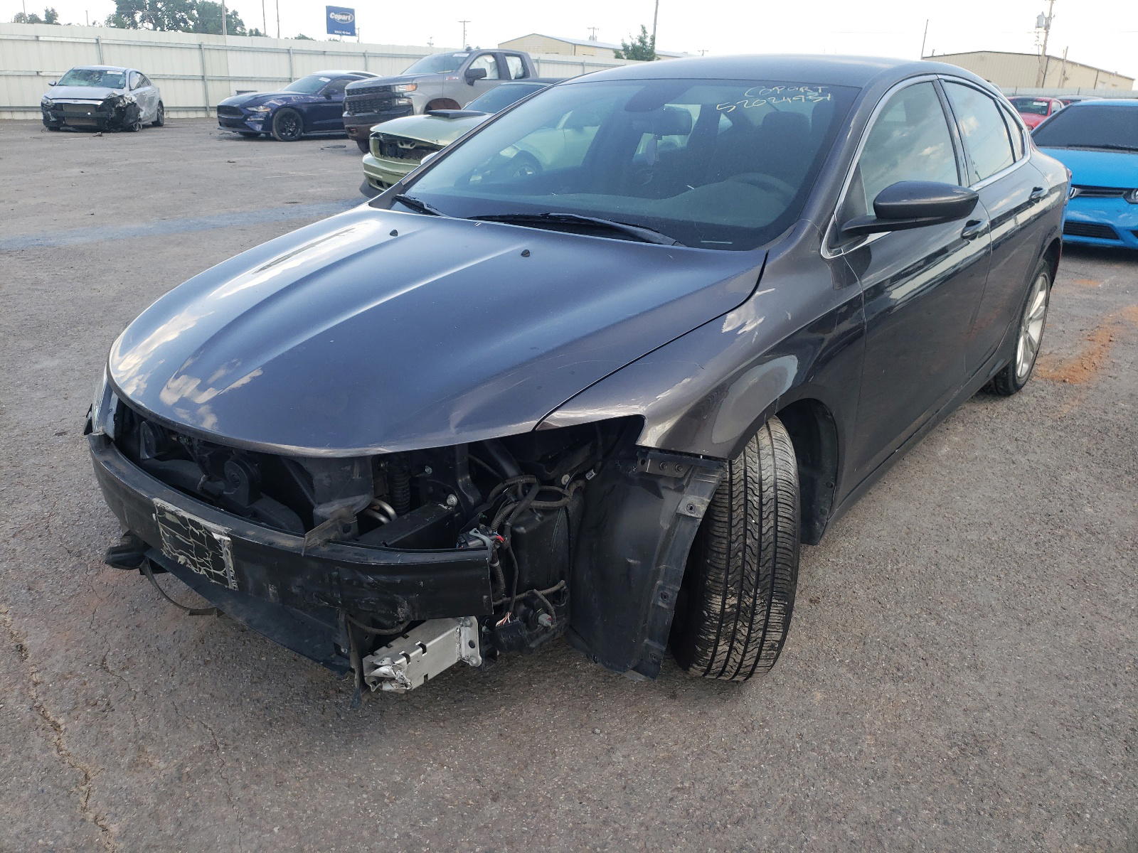 Photo 2 from auction – 2016 CHRYSLER 200 LIMITE with VIN 1C3CCCAB1GN120784