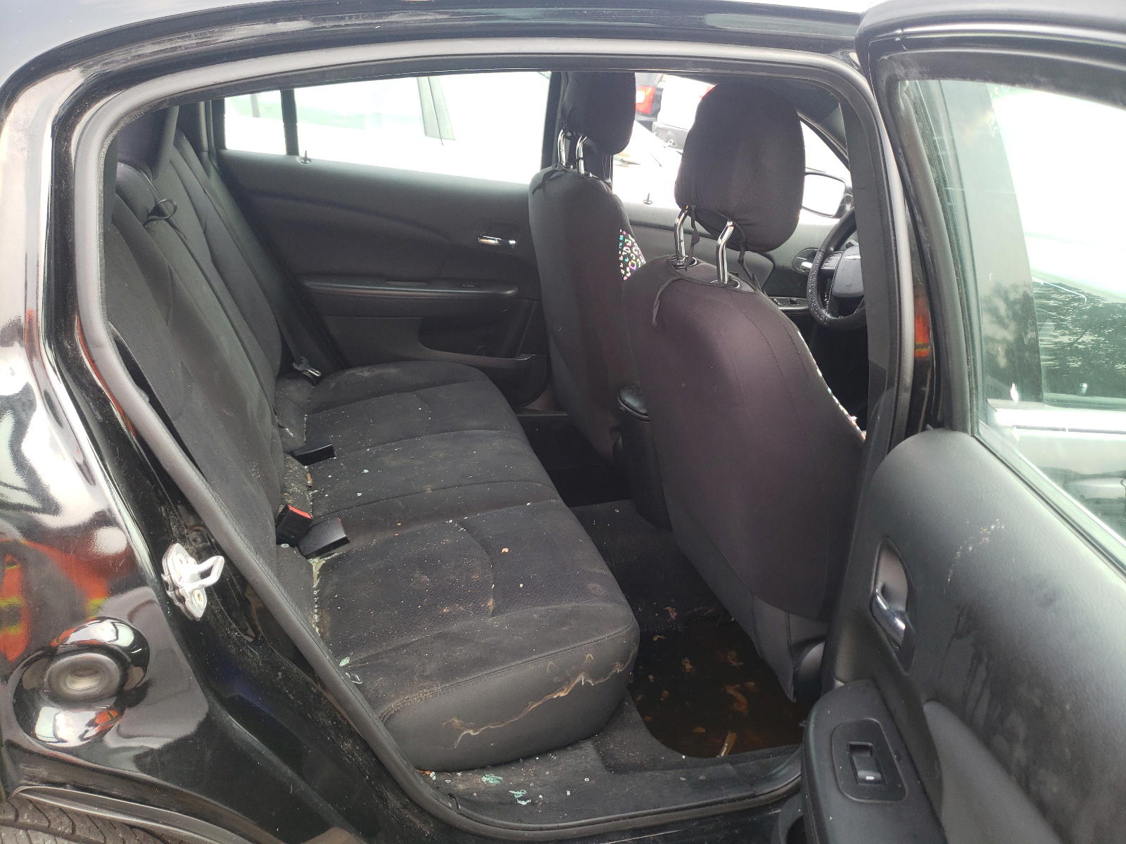 Photo 6 from auction – 2012 CHRYSLER 200 LX with VIN 1C3CCBAB1CN330225