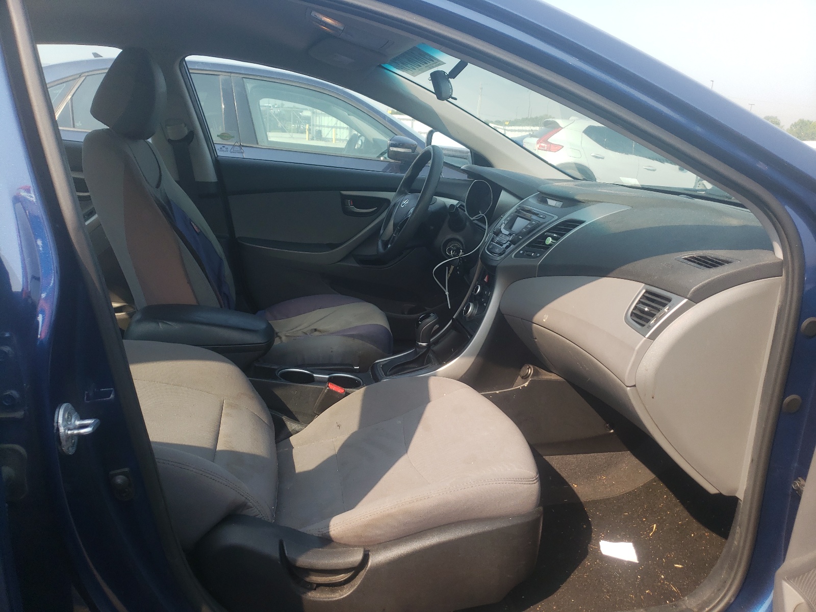 Photo 5 from auction – 2016 HYUNDAI ELANTRA SE with VIN 5NPDH4AE6GH678633