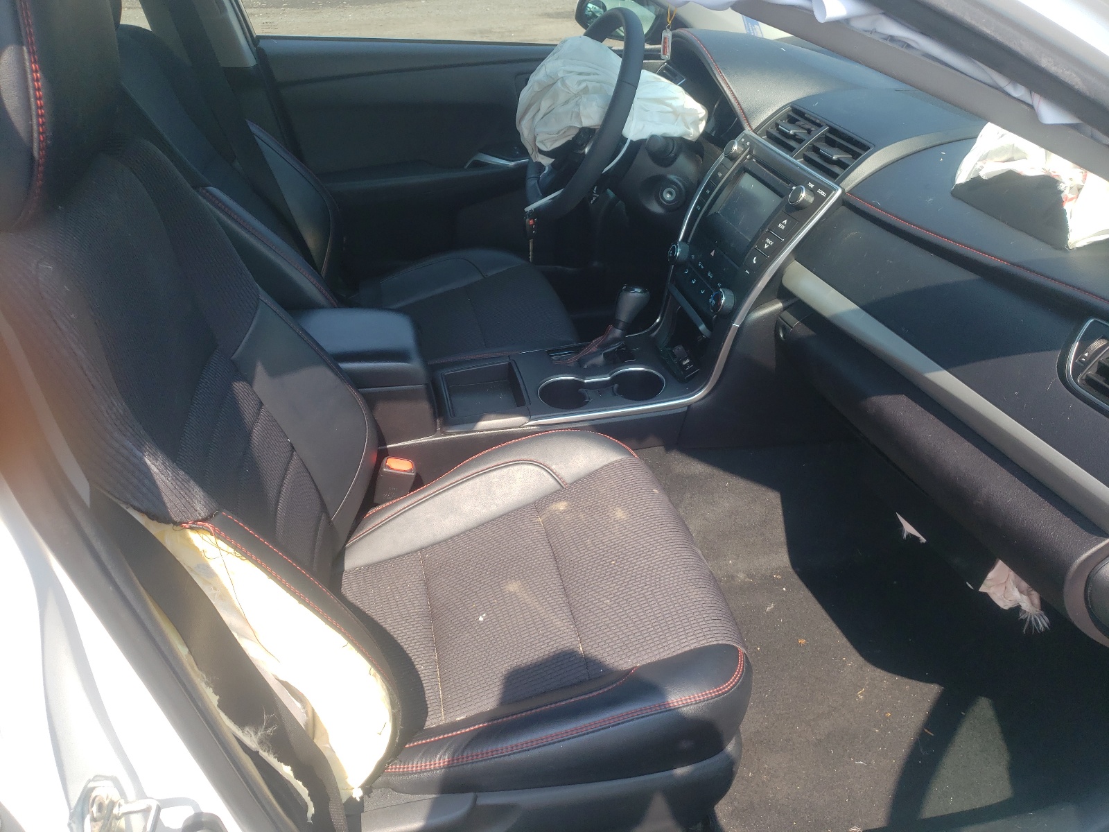 Photo 5 from auction – 2017 TOYOTA CAMRY LE with VIN 4T1BF1FK5HU752136