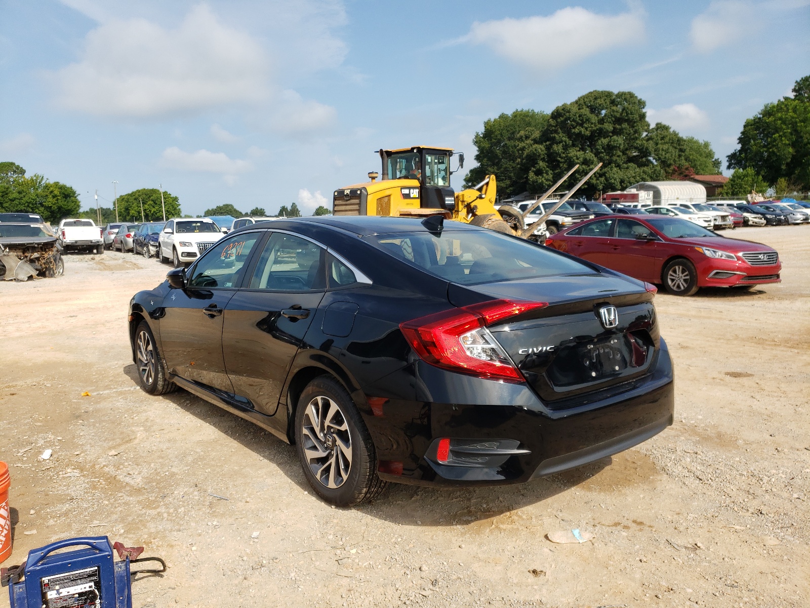 Photo 3 from auction – 2018 HONDA CIVIC EX with VIN 19XFC2F79JE003148