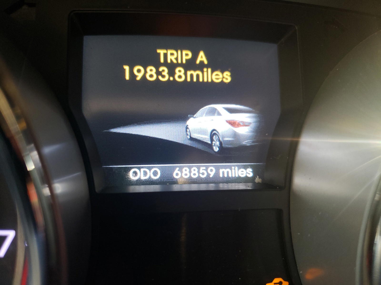 Photo 8 from auction – 2014 HYUNDAI SONATA SE with VIN 5NPEC4AB5EH844596