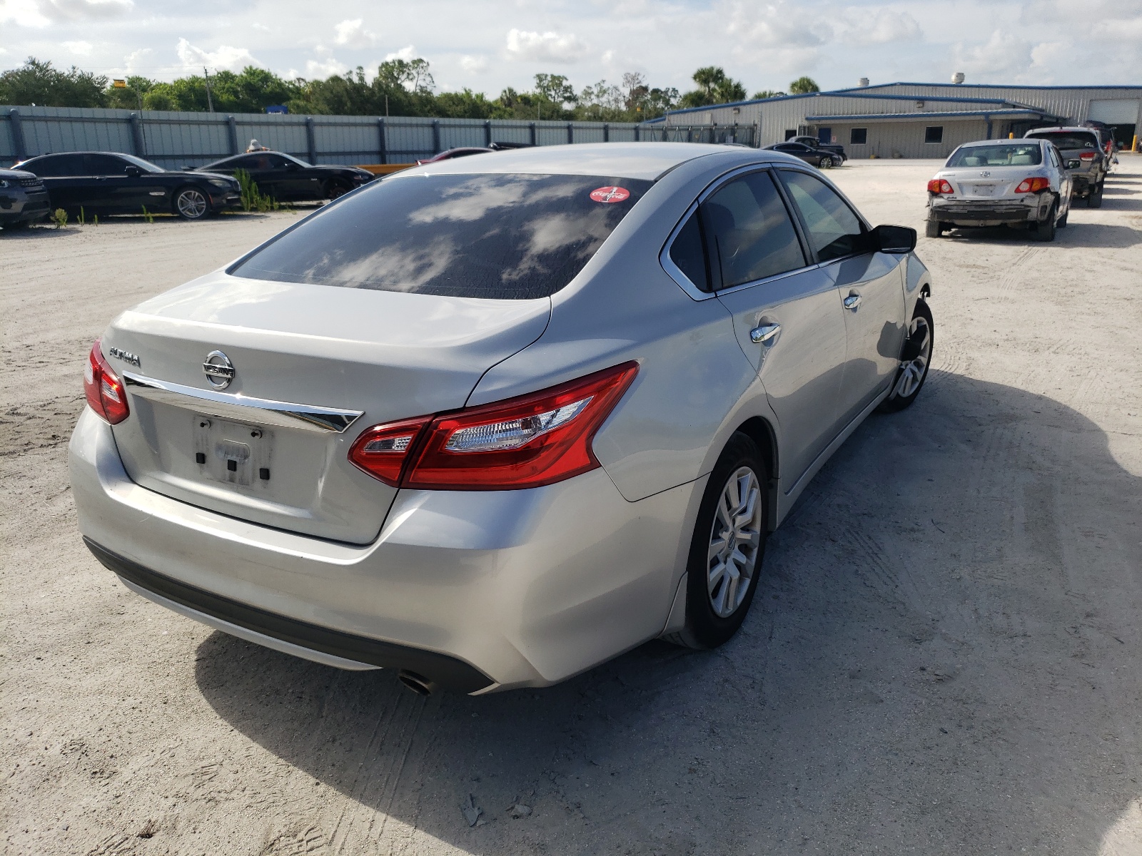 Photo 4 from auction – 2016 NISSAN ALTIMA 2.5 with VIN 1N4AL3AP6GC253752