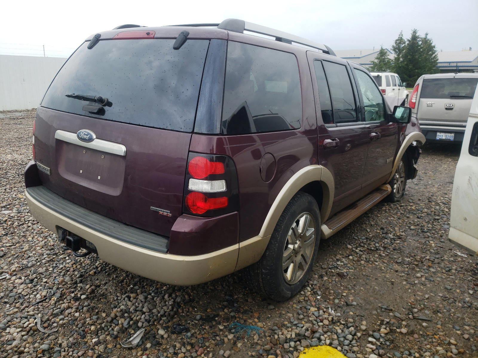 Photo 4 from auction – 2007 FORD EXPLORER E with VIN 1FMEU74E47UA59382