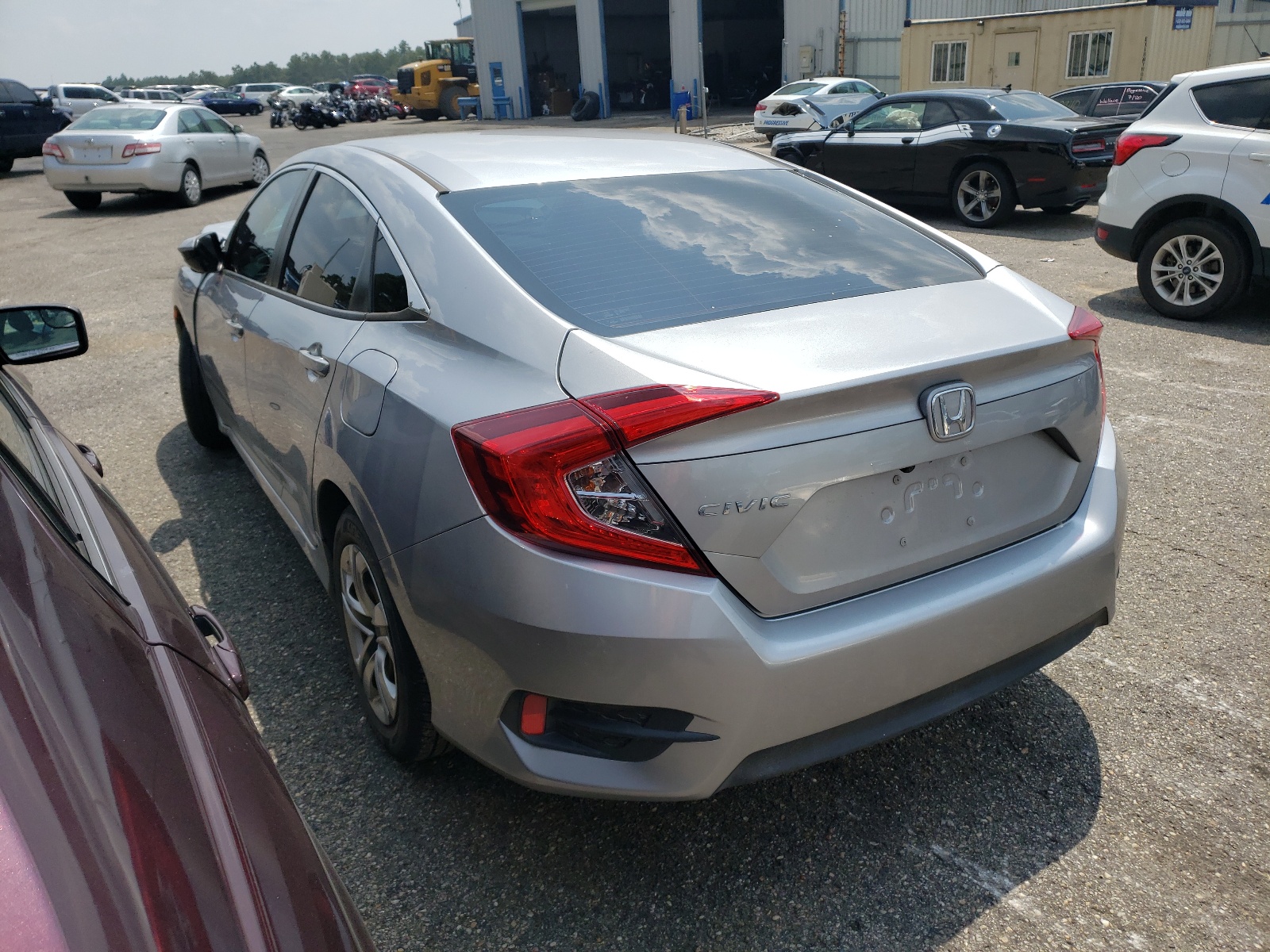 Photo 3 from auction – 2017 HONDA CIVIC LX with VIN 19XFC2F58HE016949