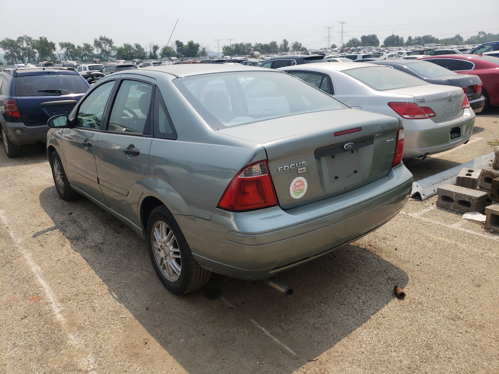 Photo 3 from auction – 2005 FORD FOCUS ZX4 with VIN 1FAFP34N85W251467