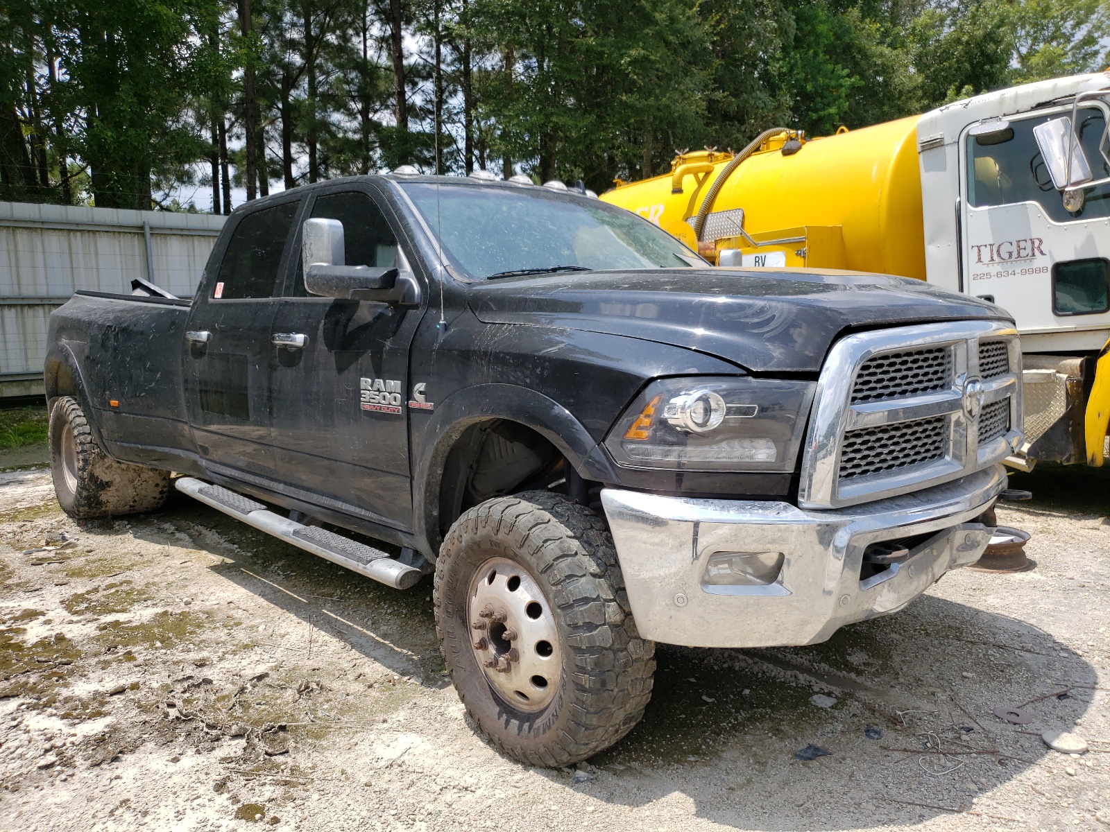 RAM 3500 LARAM 2017 with VIN 3C63RRJL5HG791155 - Photo from auction
