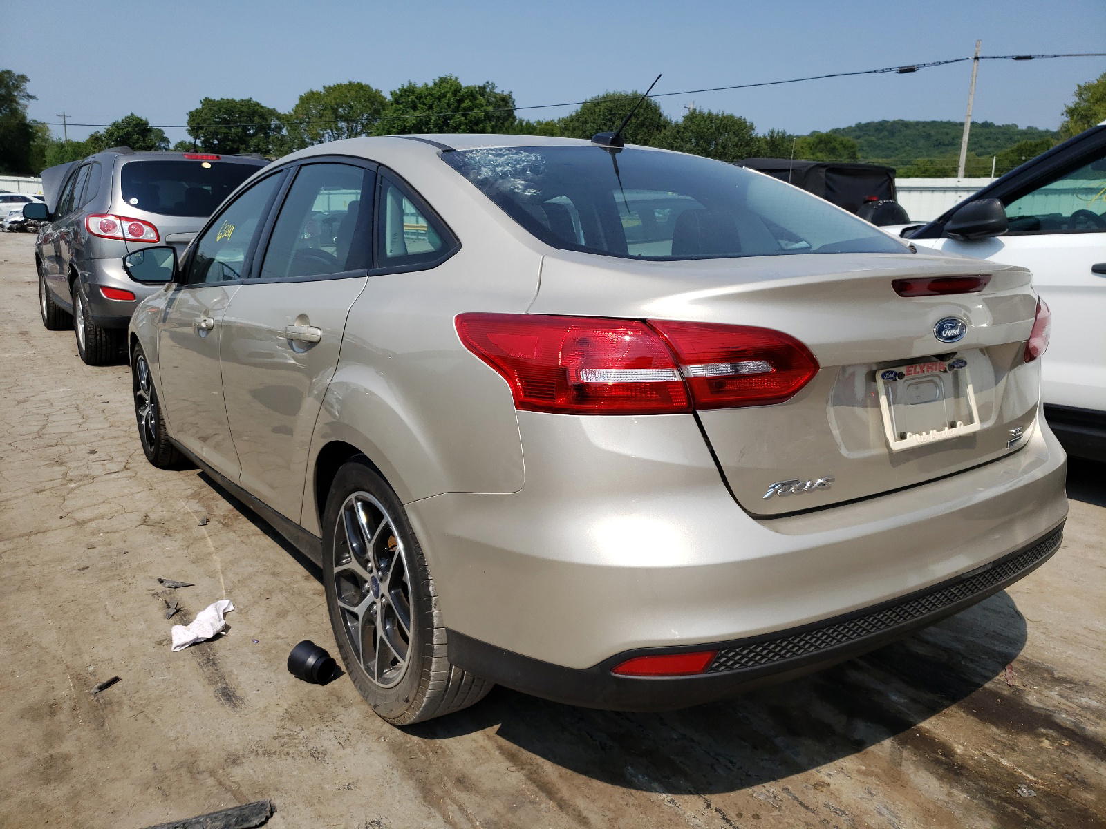 Photo 3 from auction – 2017 FORD FOCUS SE with VIN 1FADP3FE0HL292363