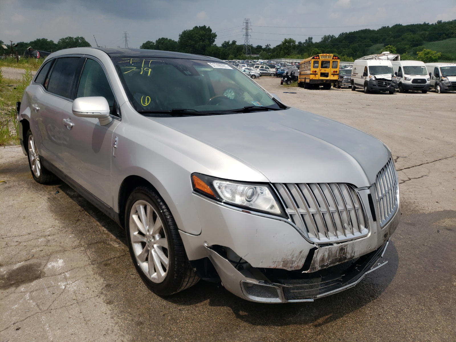 LINCOLN MKT 2011 with VIN 2LMHJ5AT7BBJ52560 - Photo from auction