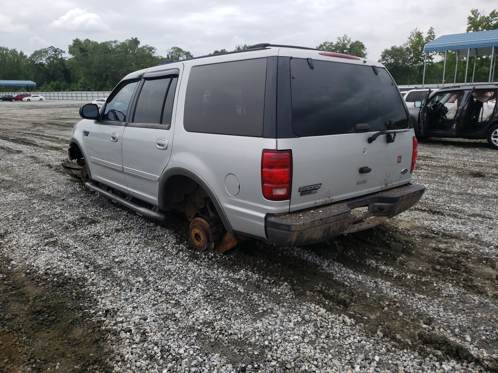 Zdjęcie 3 z aukcji – 2002 FORD EXPEDITION z VIN 1FMRU15W12LA93185
