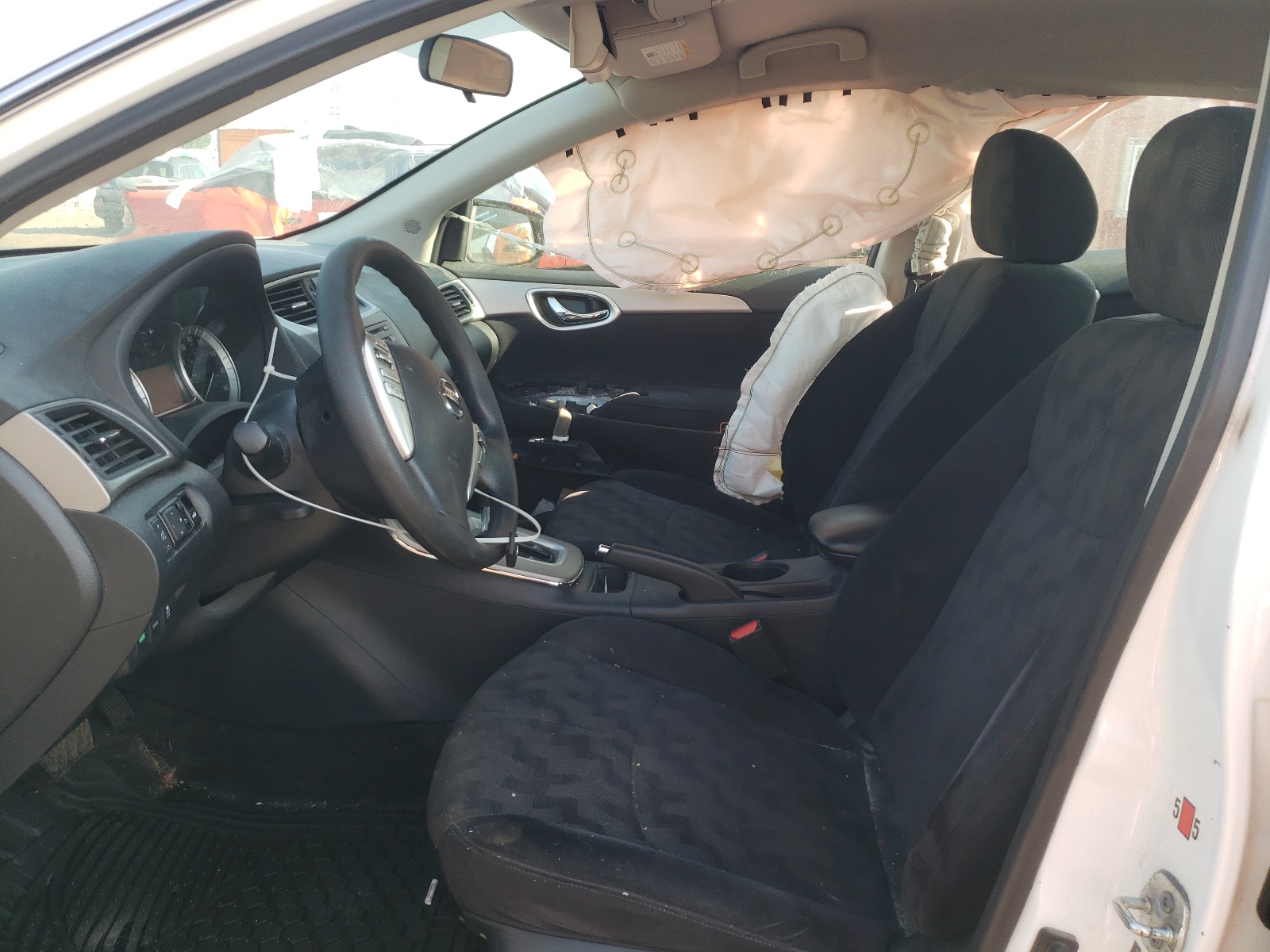 Photo 5 from auction – 2013 NISSAN SENTRA S with VIN 3N1AB7AP3DL622865
