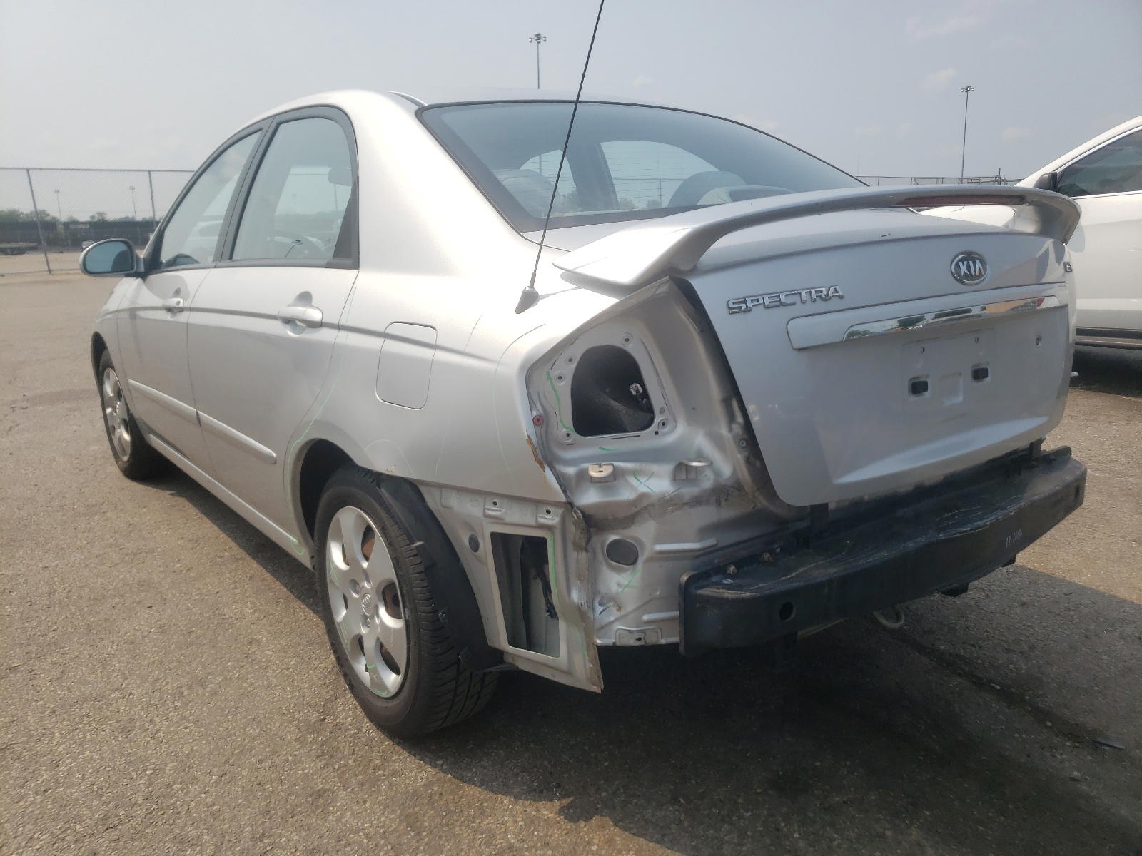 Photo 3 from auction – 2008 KIA SPECTRA EX with VIN KNAFE121385536492