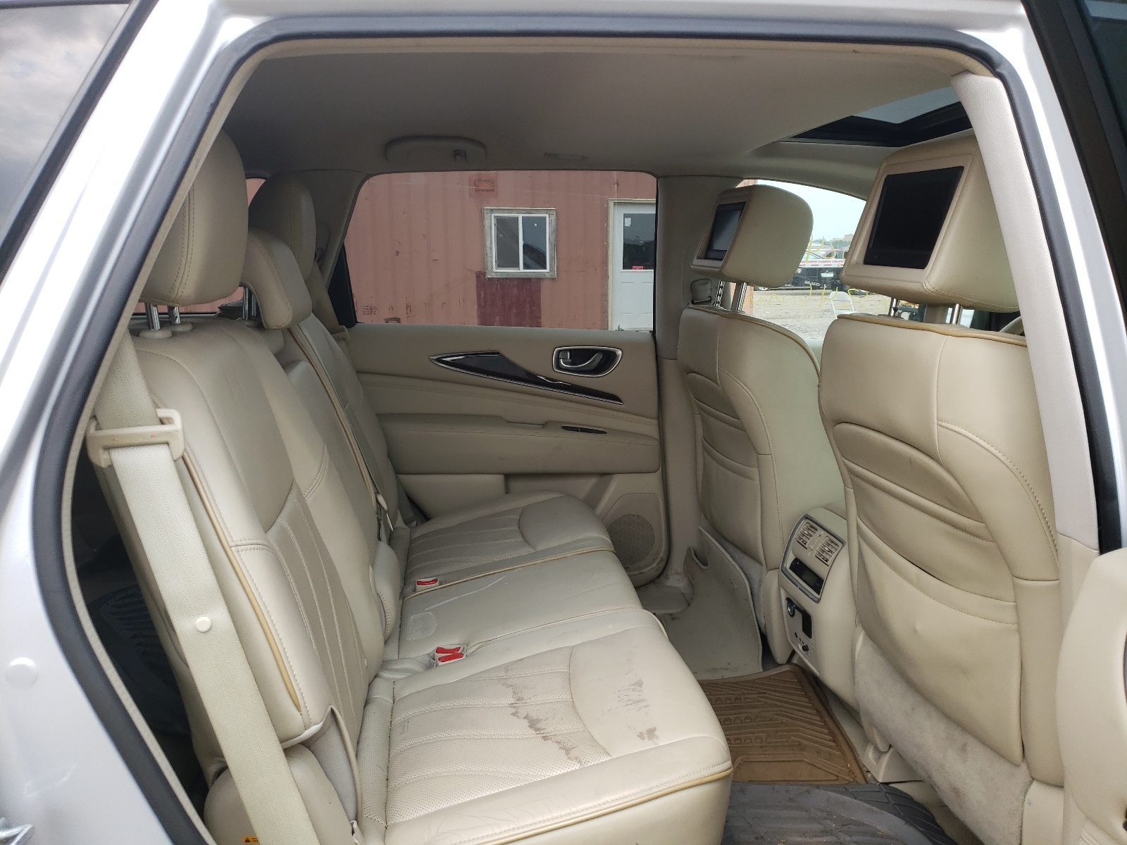 Photo 6 from auction – 2013 INFINITI JX35 with VIN 5N1AL0MM0DC304096
