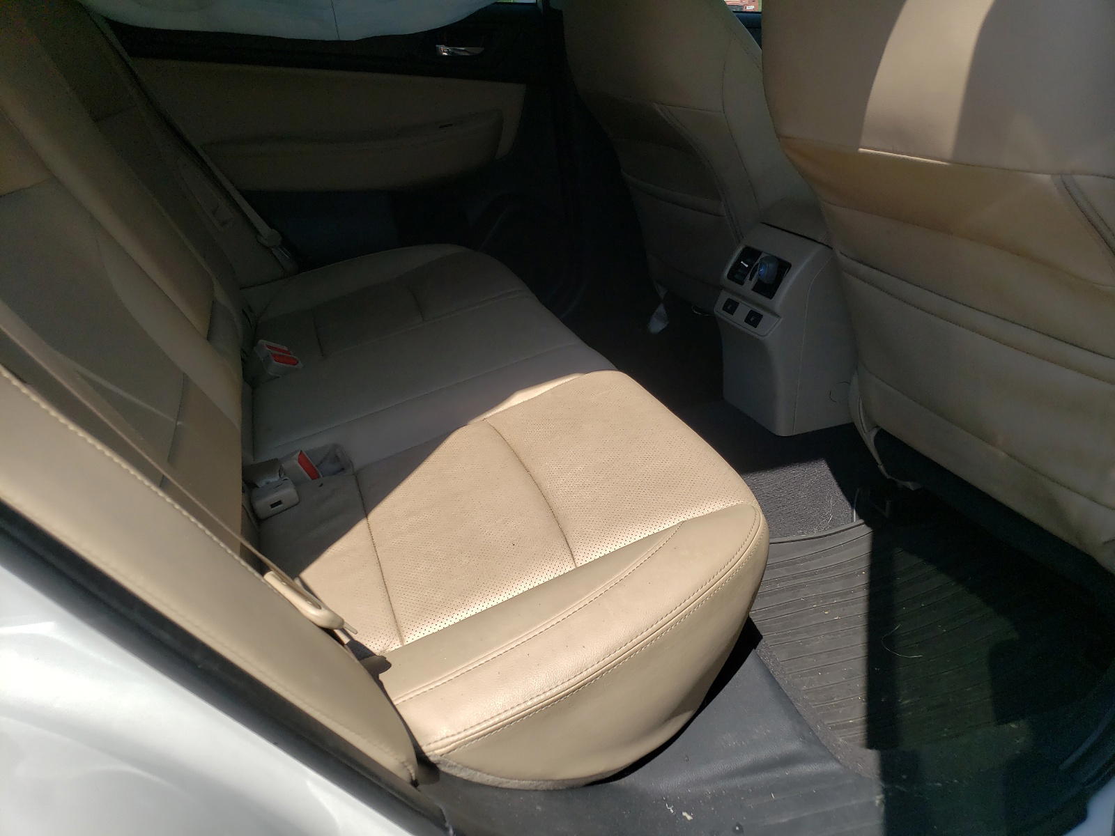 Photo 6 from auction – 2017 SUBARU OUTBACK 3. with VIN 4S4BSENC6H3402596