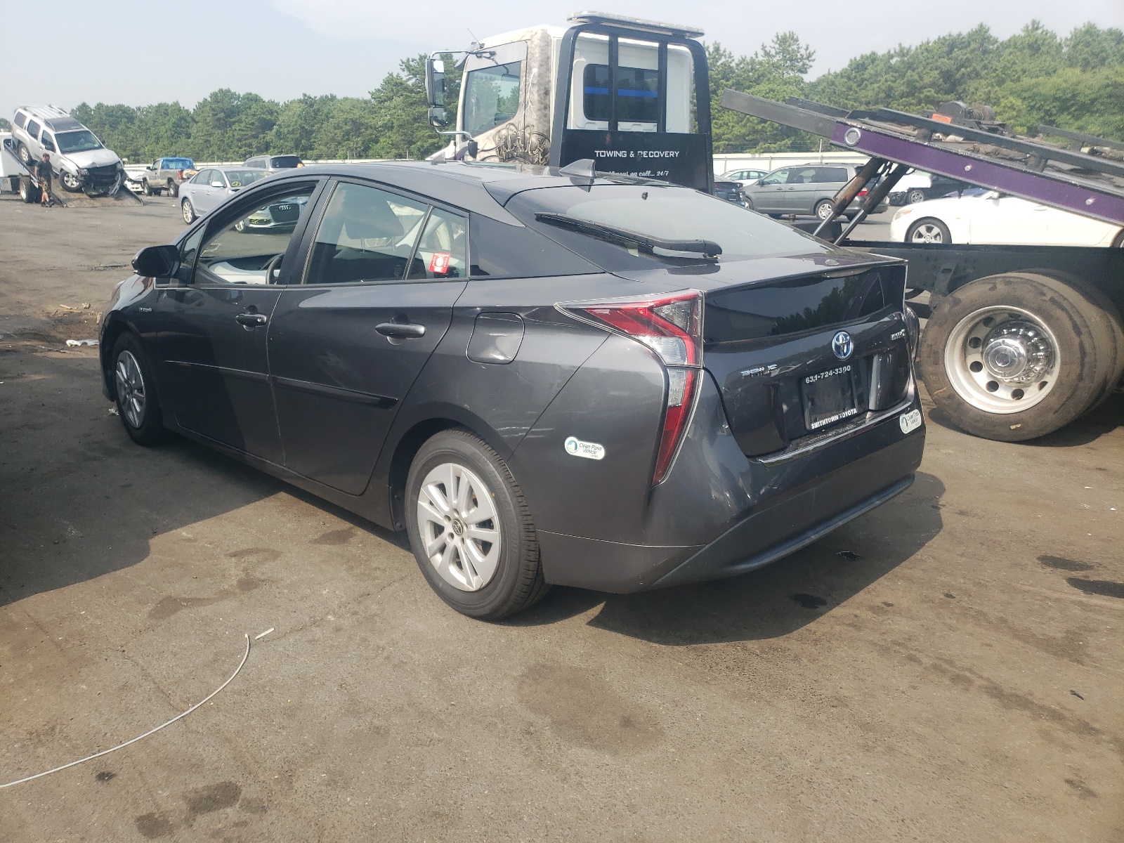 Photo 3 from auction – 2016 TOYOTA PRIUS with VIN JTDKBRFU3G3002089