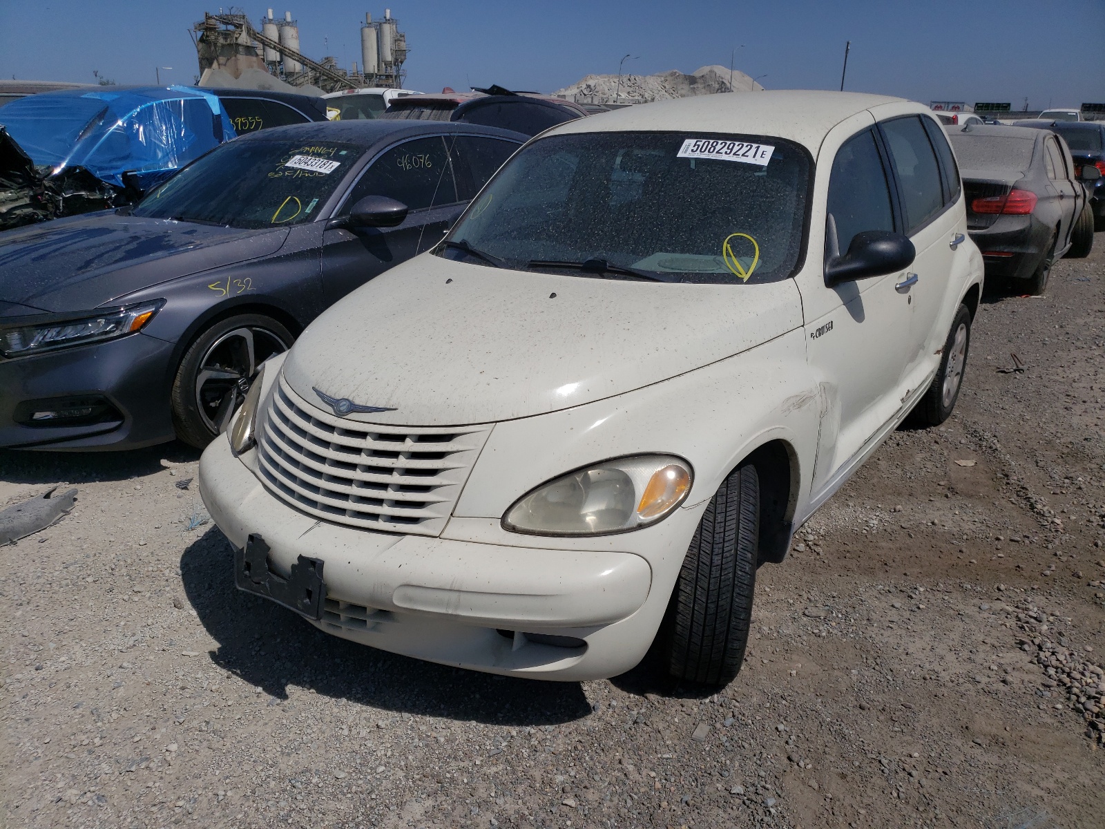 Photo 2 from auction – 2005 CHRYSLER PT CRUISER with VIN 3C4FY48B05T519401