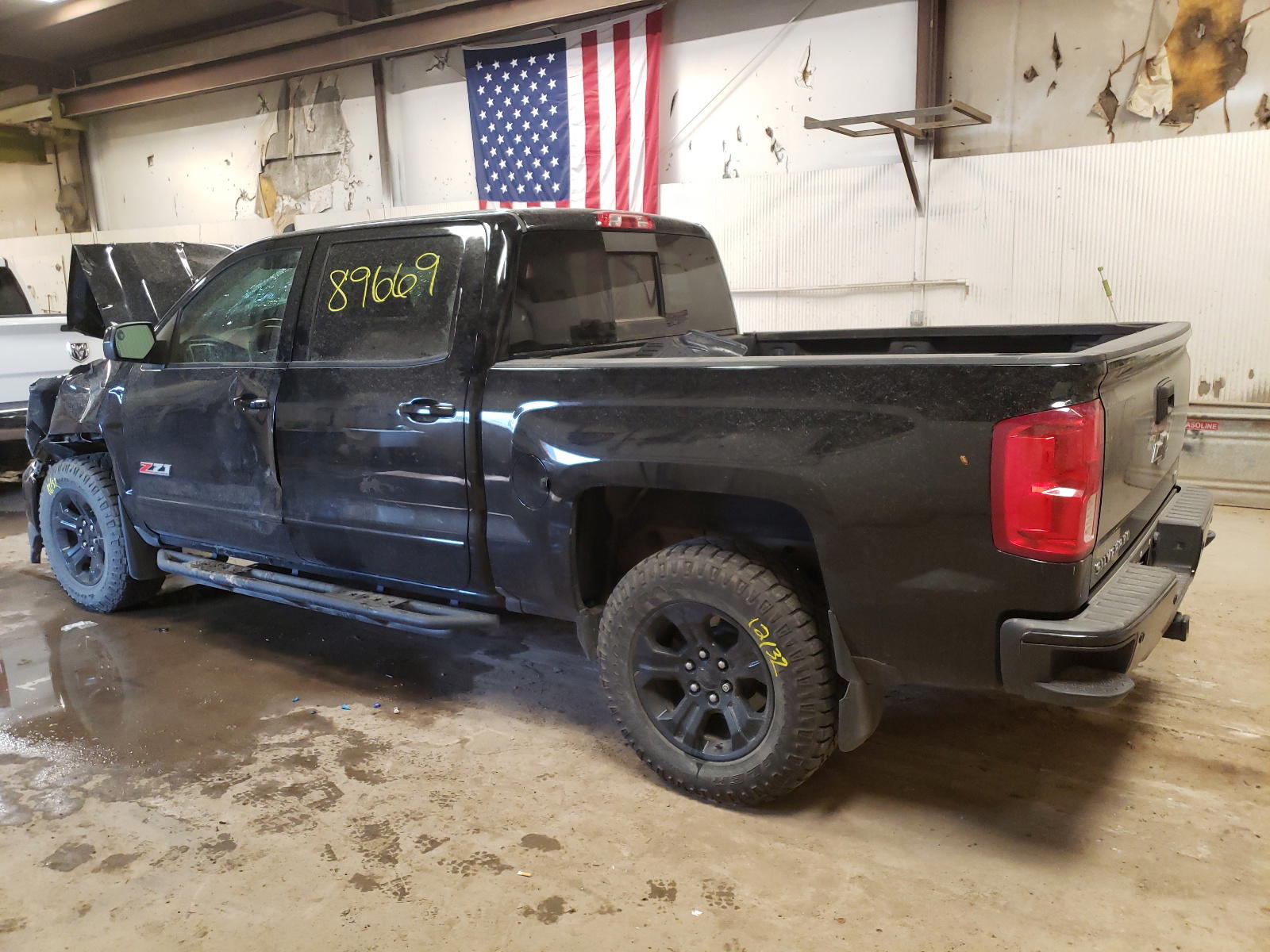 Photo 3 from auction – 2017 CHEVROLET SILVERADO with VIN 3GCUKSEC5HG165754