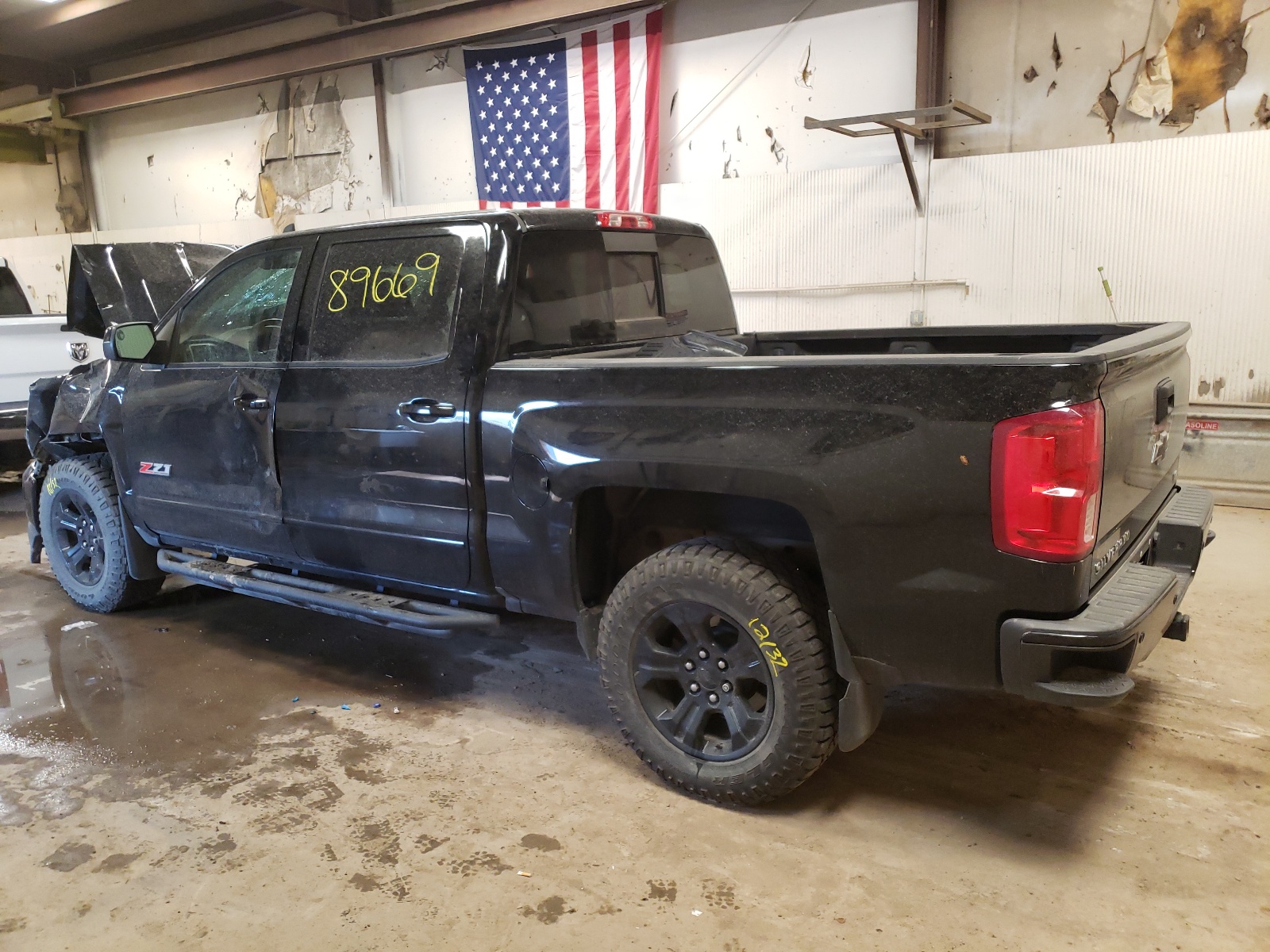 Фото 3 с аукциона – 2017 CHEVROLET SILVERADO с VIN 3GCUKSEC5HG165754