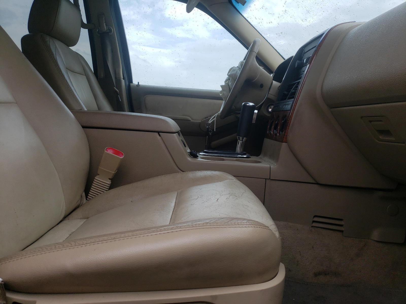 Photo 5 from auction – 2007 FORD EXPLORER E with VIN 1FMEU74E47UA59382