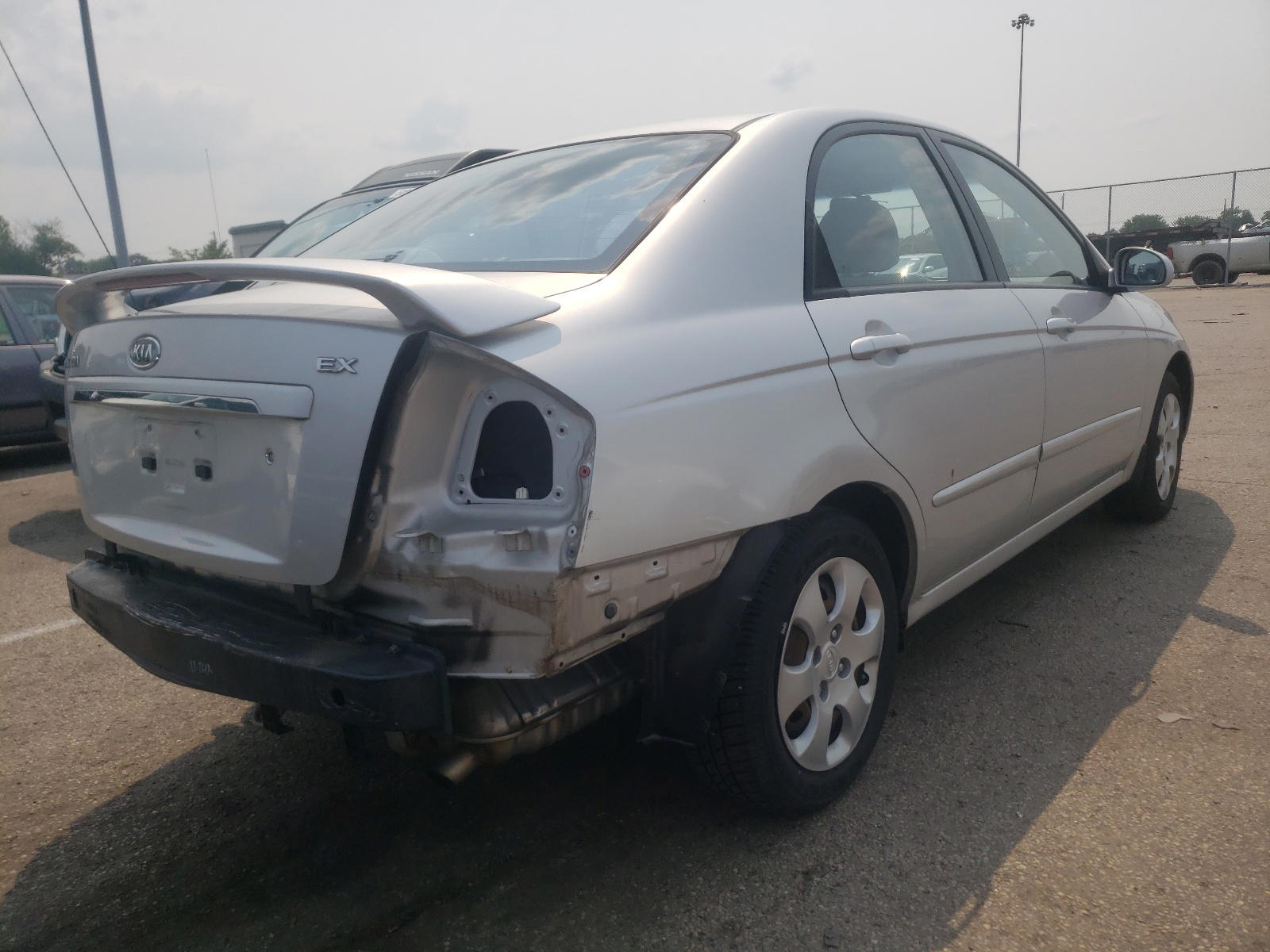 Photo 4 from auction – 2008 KIA SPECTRA EX with VIN KNAFE121385536492