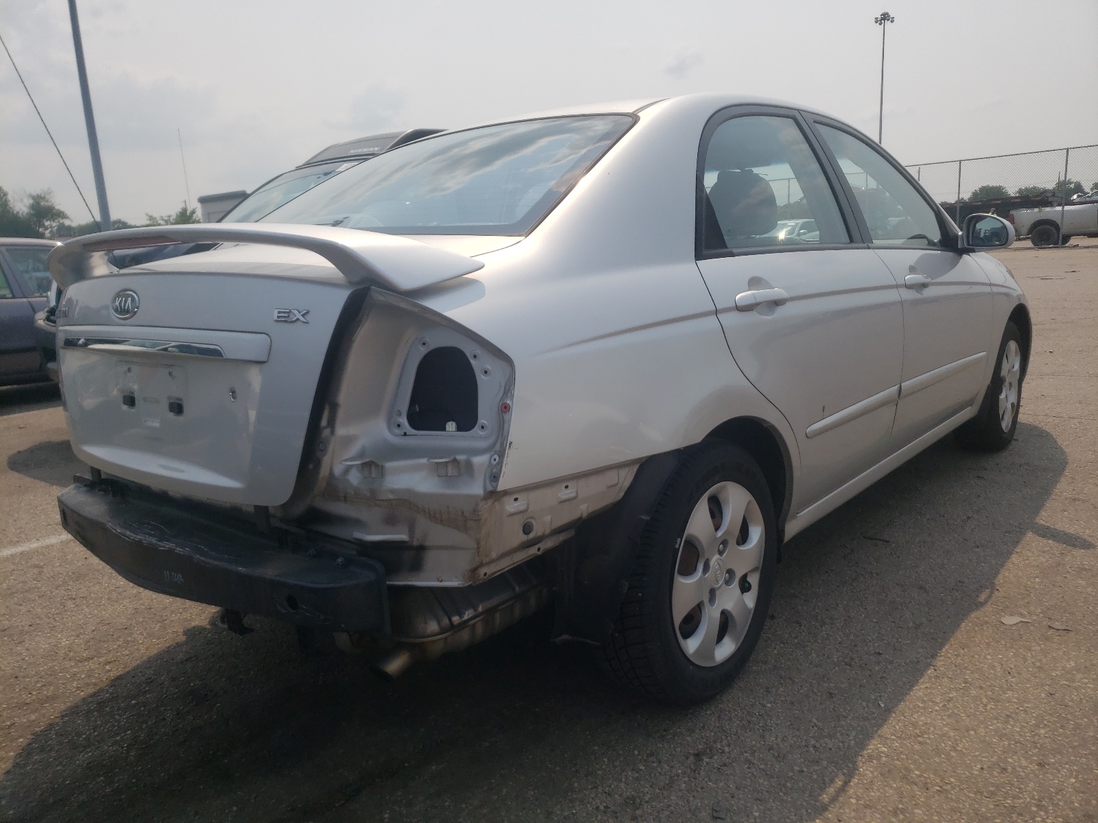 صورة رقم 4 من المزاد - 2008 KIA SPECTRA EX مع VIN KNAFE121385536492