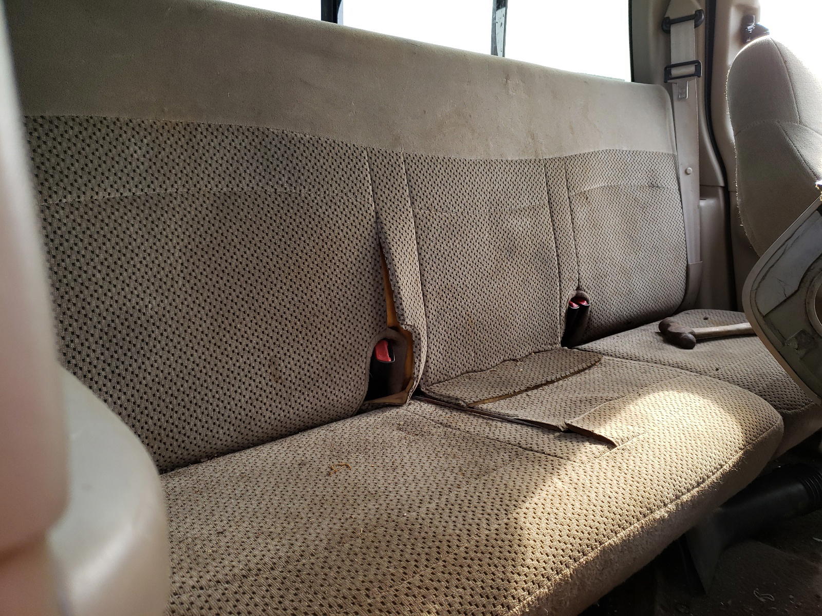 Photo 6 from auction – 2000 FORD F150 with VIN 1FTRX18L9YNC08044