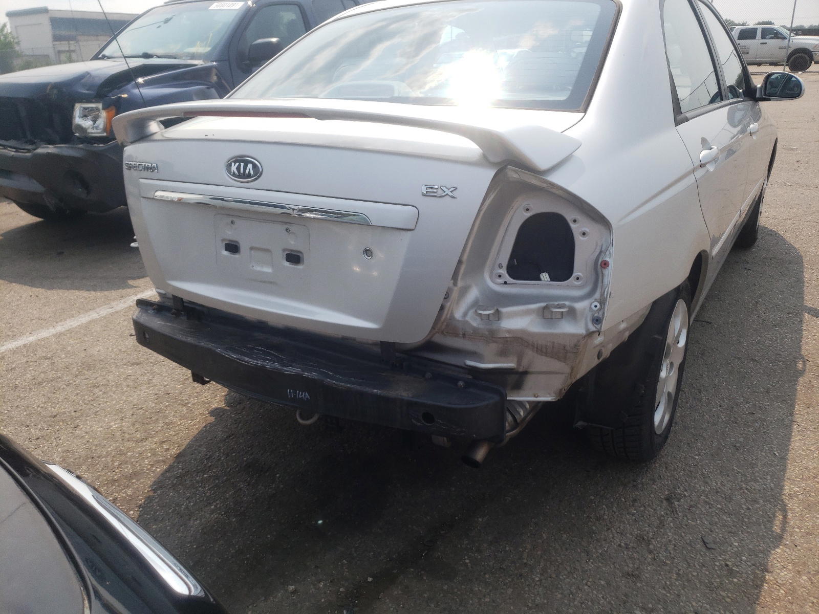 Photo 9 from auction – 2008 KIA SPECTRA EX with VIN KNAFE121385536492