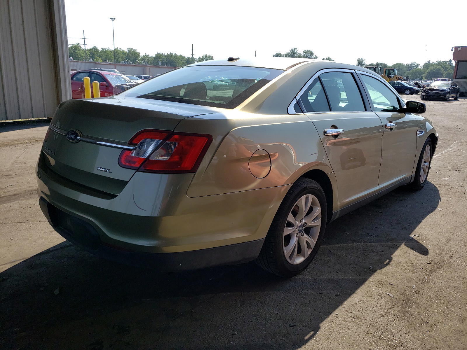 Photo 4 from auction – 2012 FORD TAURUS SEL with VIN 1FAHP2EW2CG118401