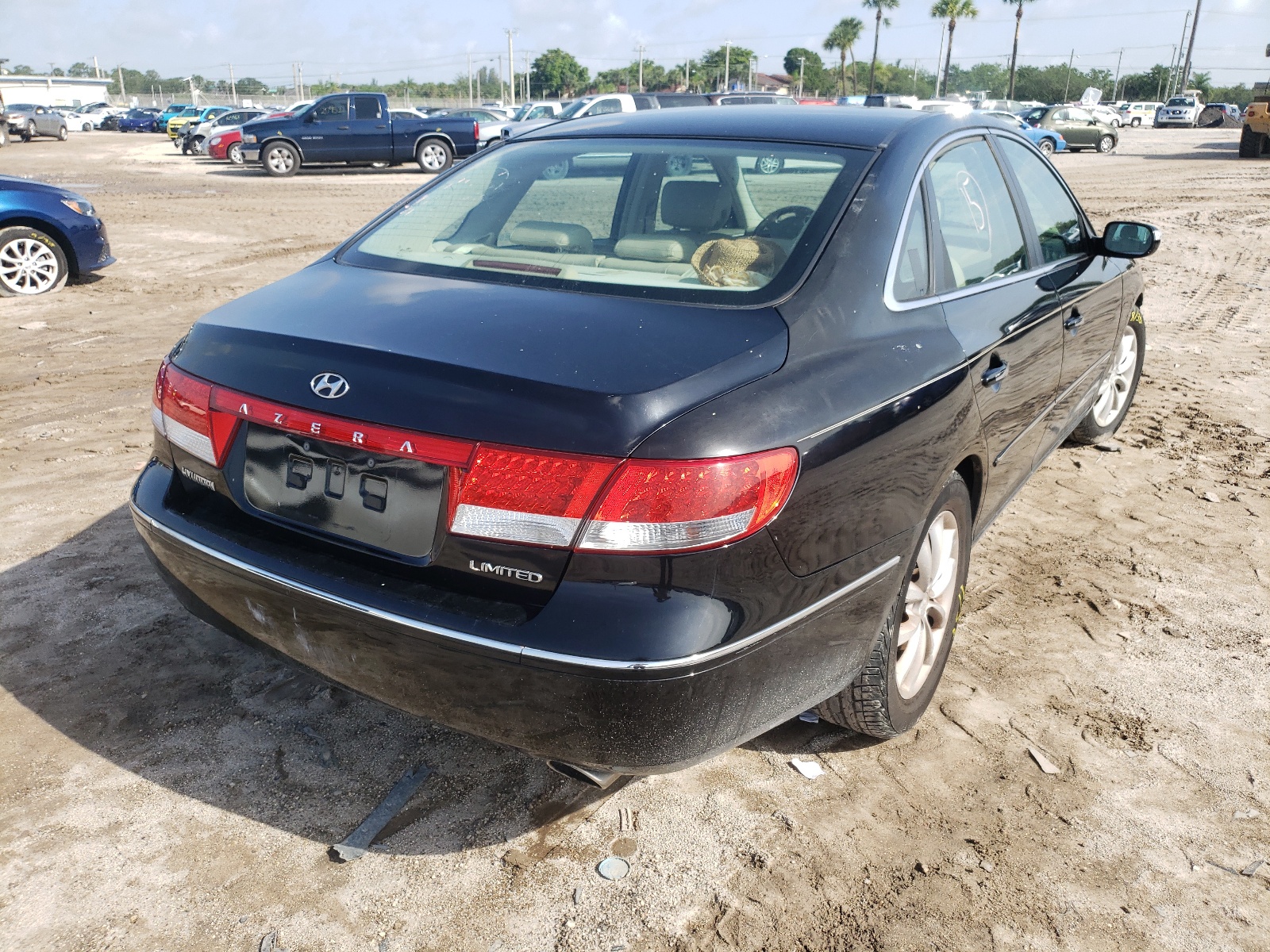 Photo 4 from auction – 2007 HYUNDAI AZERA SE with VIN KMHFC46F67A148819