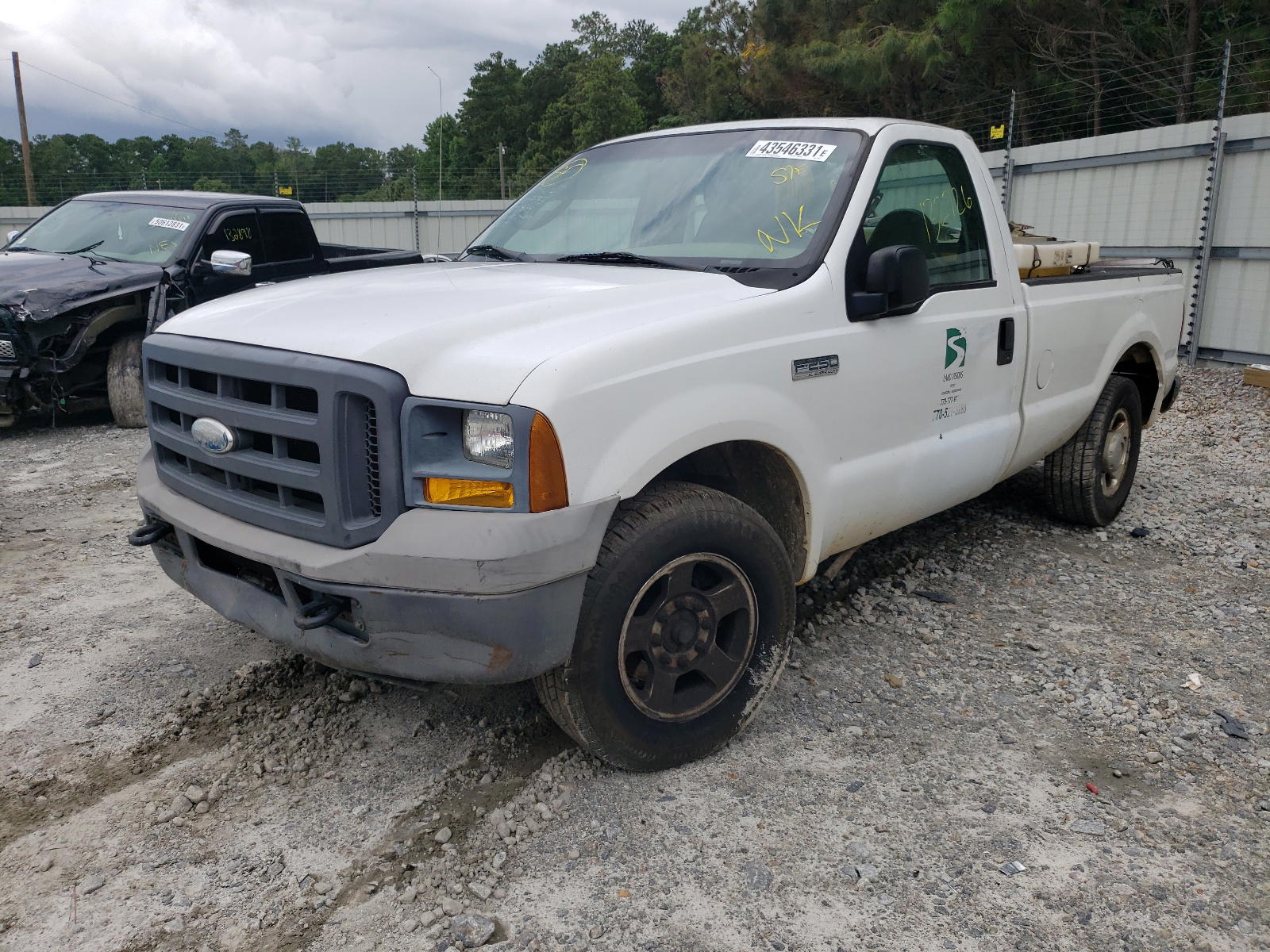 Photo 2 from auction – 2005 FORD F250 SUPER with VIN 1FTNF20535EA47674