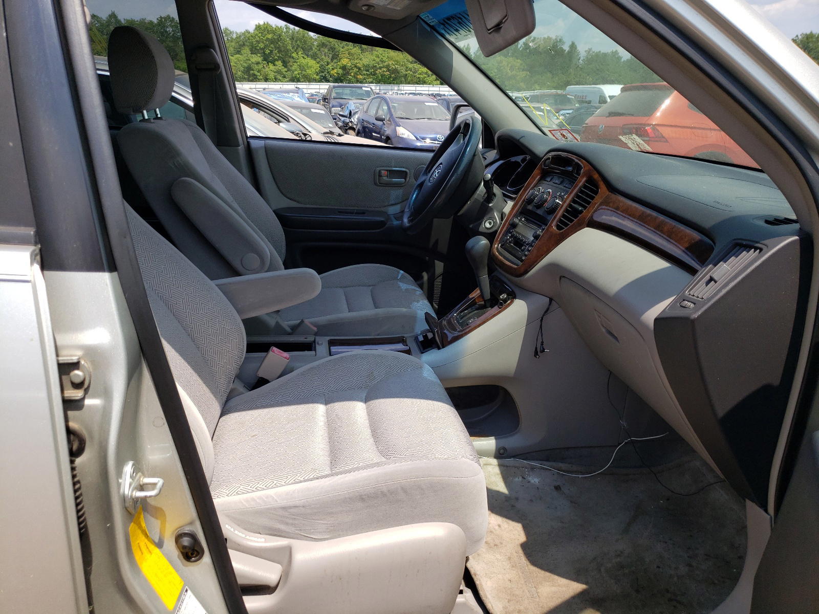Photo 5 from auction – 2003 TOYOTA HIGHLANDER with VIN JTEHF21A430106911