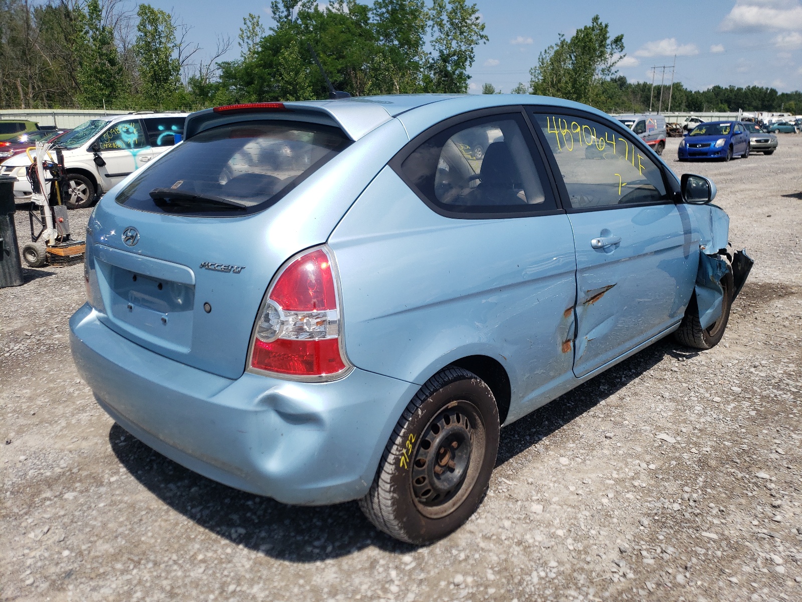 Photo 4 from auction – 2010 HYUNDAI ACCENT BLU with VIN KMHCM3AC7AU175900
