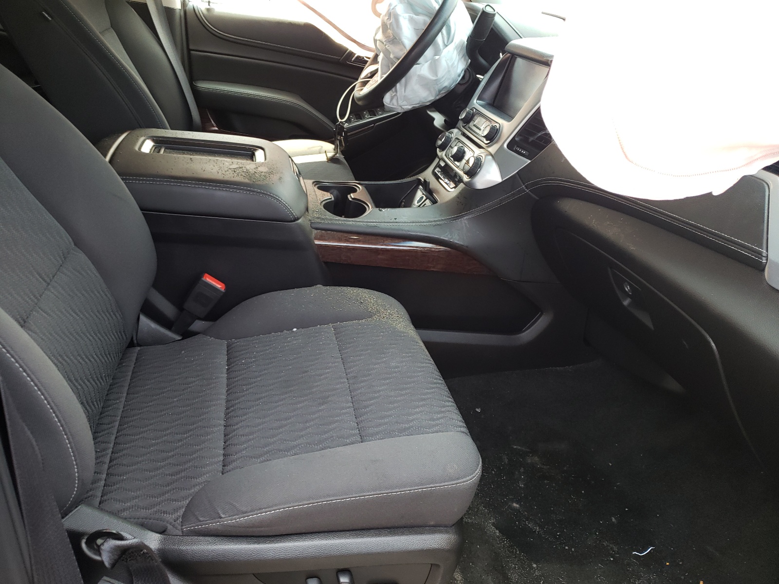 Photo 5 from auction – 2018 GMC YUKON SLE with VIN 1GKS2AKC6JR302409