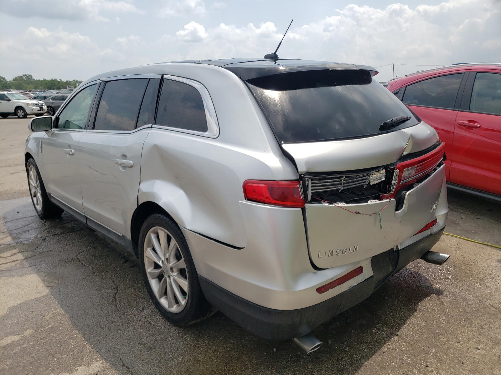 Photo 3 from auction – 2011 LINCOLN MKT with VIN 2LMHJ5AT7BBJ52560