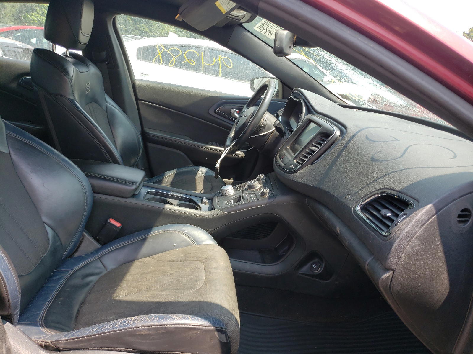 Photo 5 from auction – 2015 CHRYSLER 200 S with VIN 1C3CCCDG1FN627867