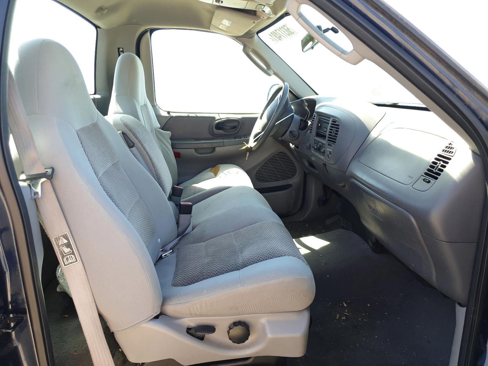 Photo 5 from auction – 2003 FORD F150 with VIN 1FTRF08L03KC00373