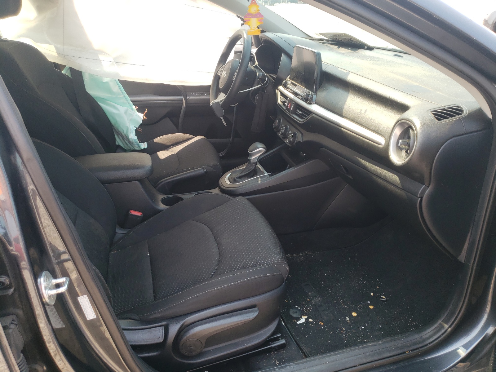 Photo 5 from auction – 2020 KIA FORTE FE with VIN 3KPF24AD6LE144337
