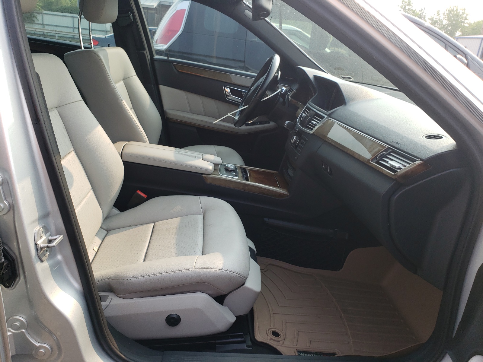 Photo 5 from auction – 2011 MERCEDES-BENZ E 350 4MAT with VIN WDDHF8HB0BA429356