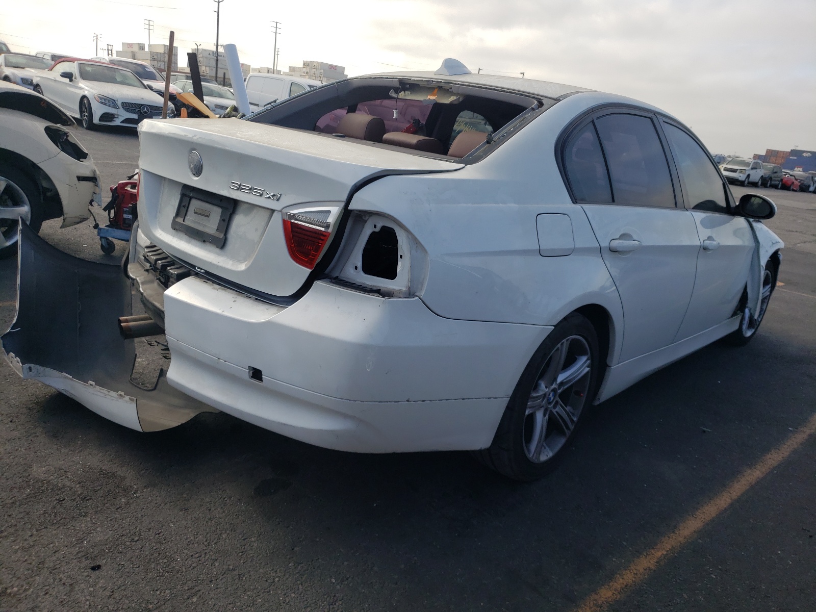 Photo 4 from auction – 2006 BMW 325XI with VIN WBAVD13526KV13204