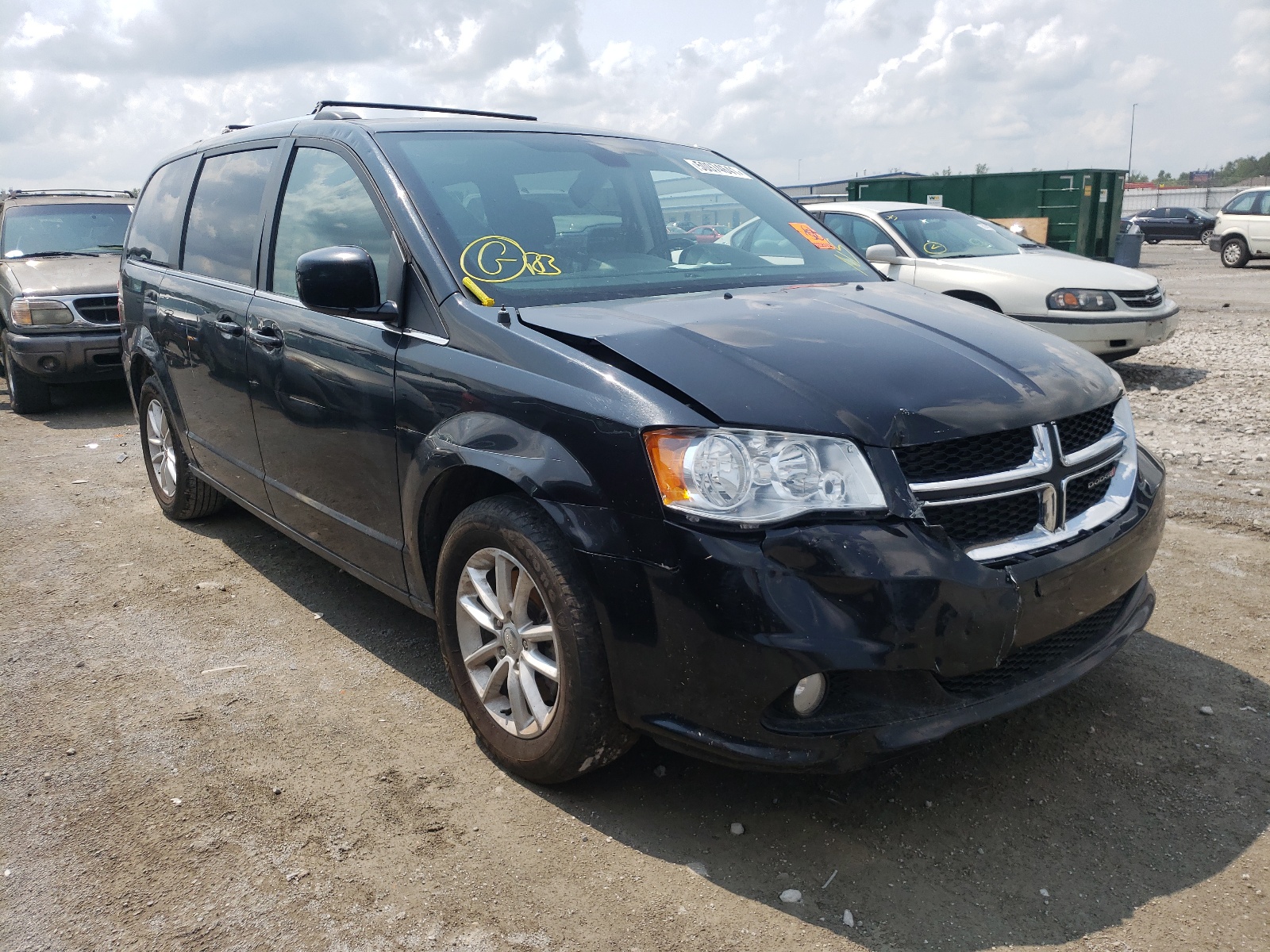 DODGE GRAND CARA 2018 with VIN 2C4RDGCG3JR328744 - Photo from auction