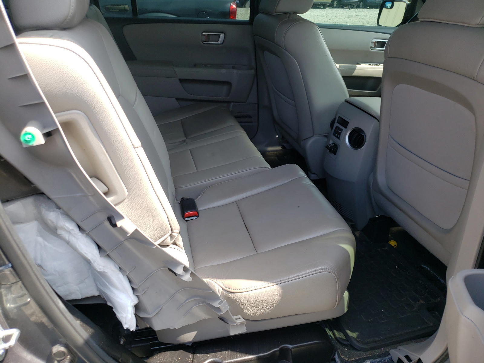 Photo 6 from auction – 2013 HONDA PILOT EXLN with VIN 5FNYF3H71DB026652