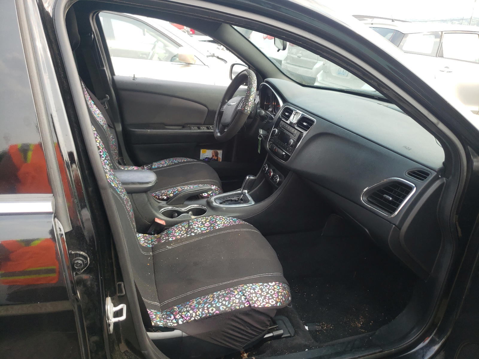 Photo 5 from auction – 2012 CHRYSLER 200 LX with VIN 1C3CCBAB1CN330225