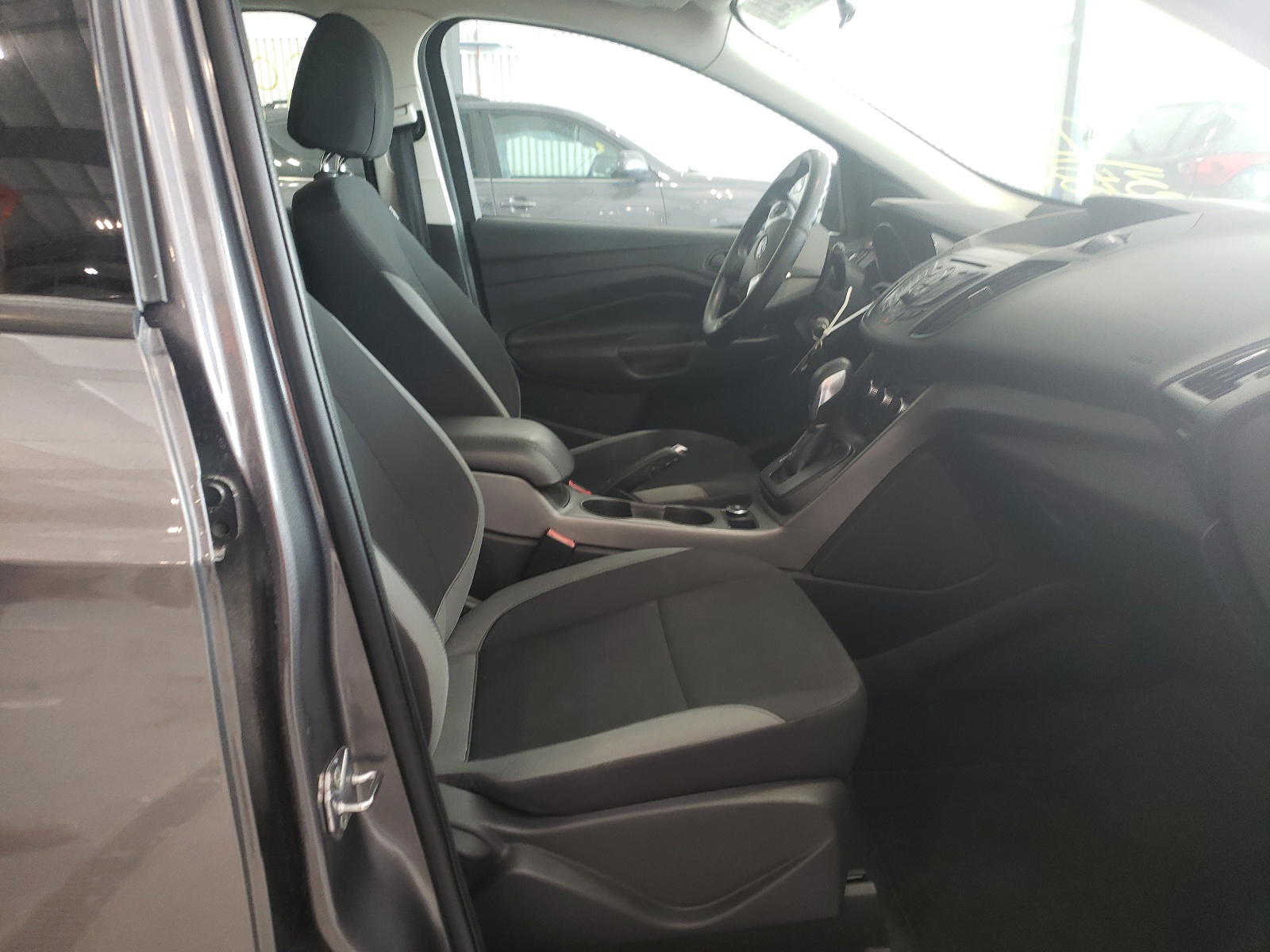 Photo 5 from auction – 2013 FORD ESCAPE S with VIN 1FMCU0F71DUA93434