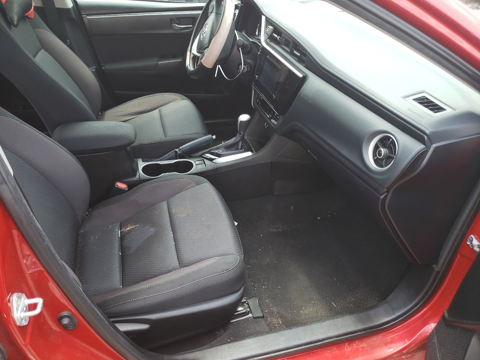Photo 5 from auction – 2019 TOYOTA COROLLA L with VIN 5YFBURHE1KP869099