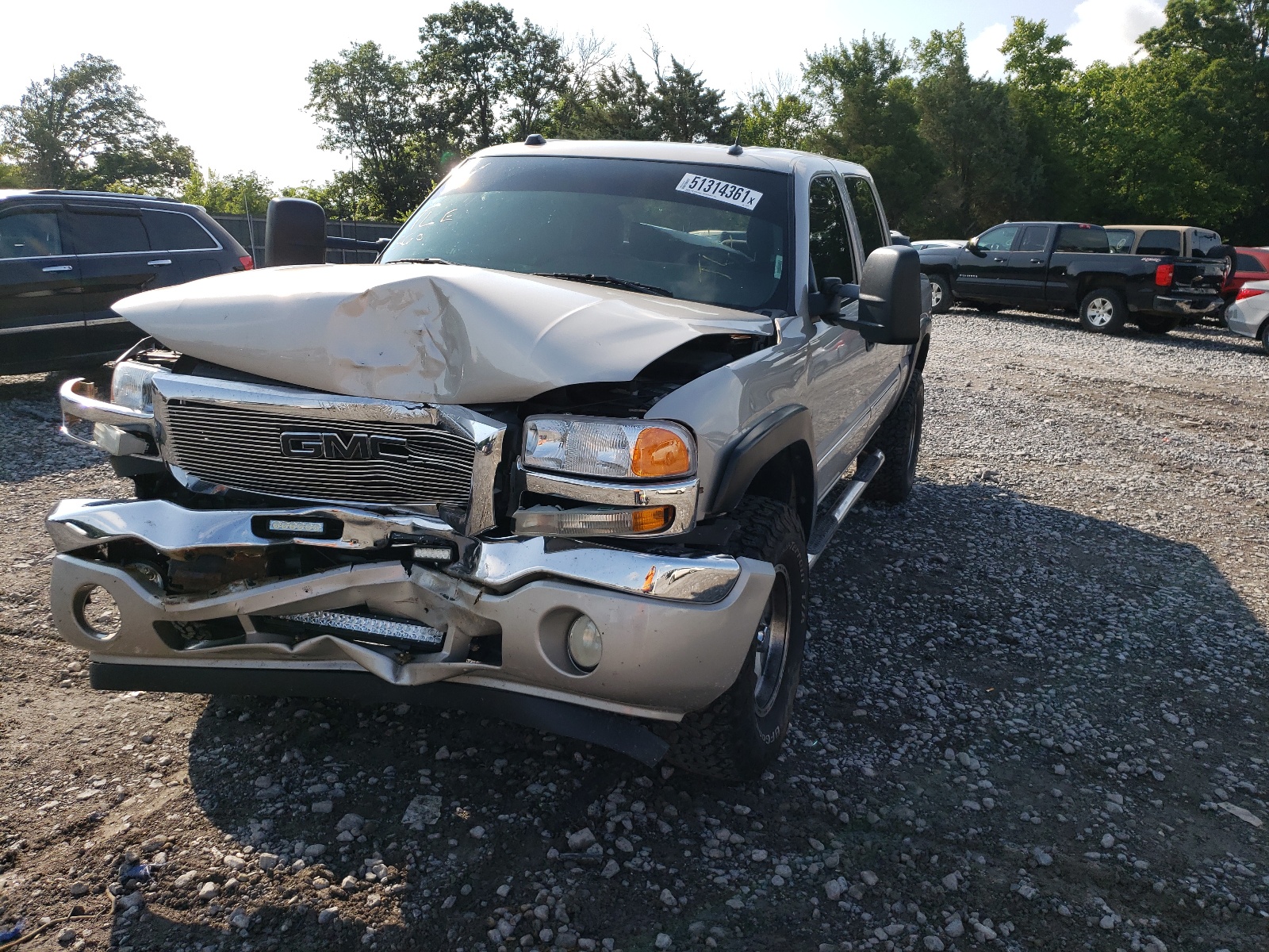 Photo 2 from auction – 2005 GMC NEW SIERRA with VIN 2GTEK13T151188275