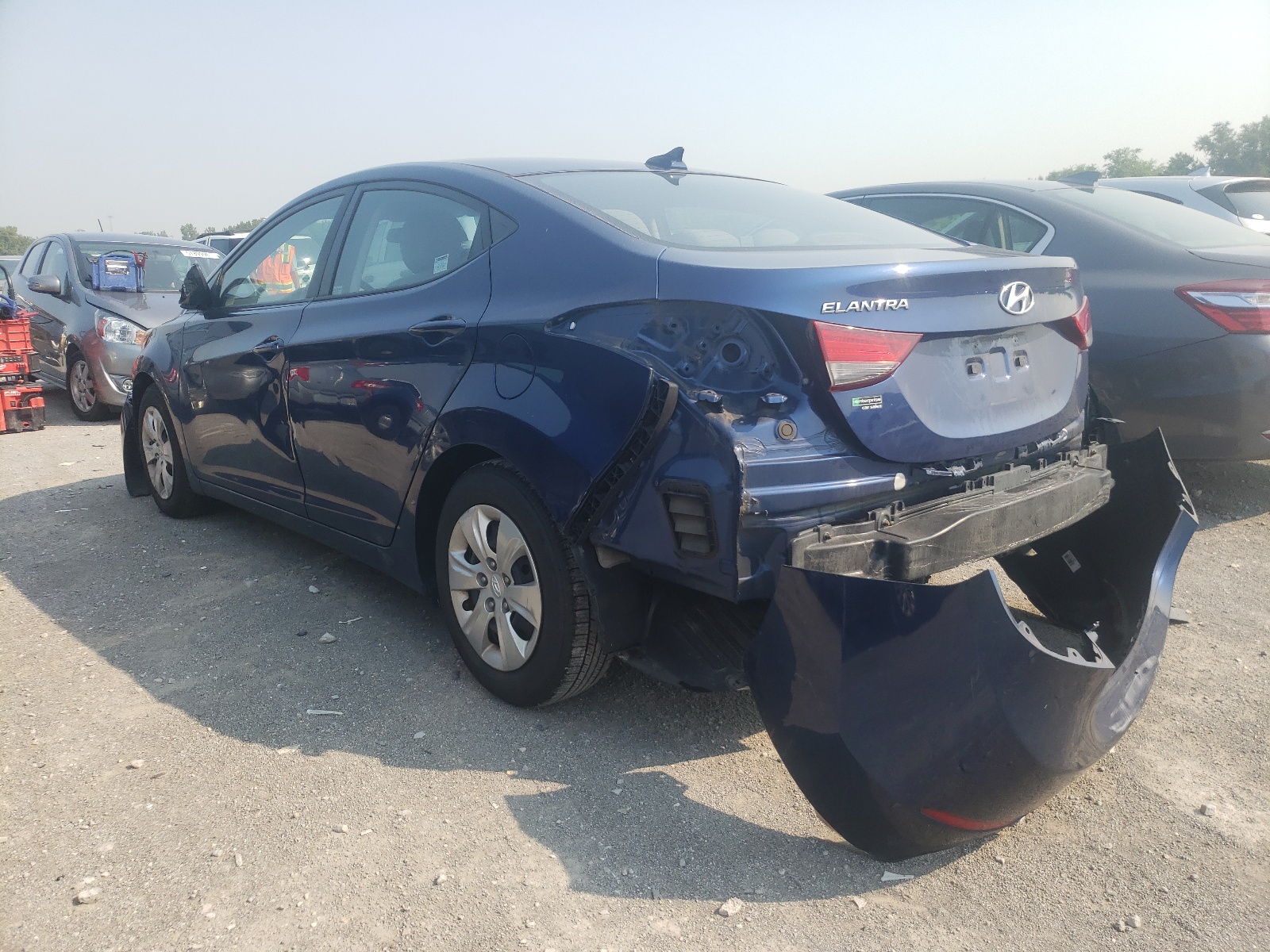 Photo 3 from auction – 2016 HYUNDAI ELANTRA SE with VIN 5NPDH4AE6GH678633