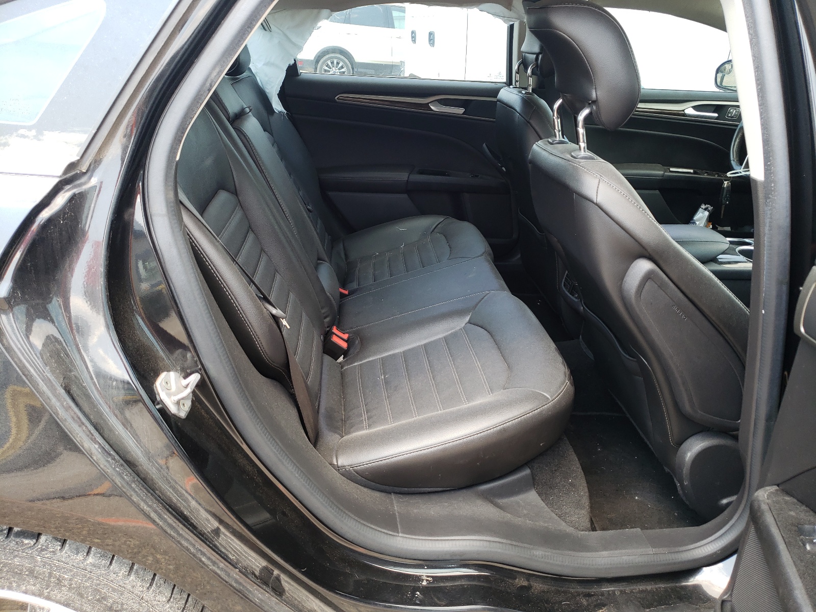 Photo 6 from auction – 2014 FORD FUSION SE with VIN 1FA6P0HDXE5351897