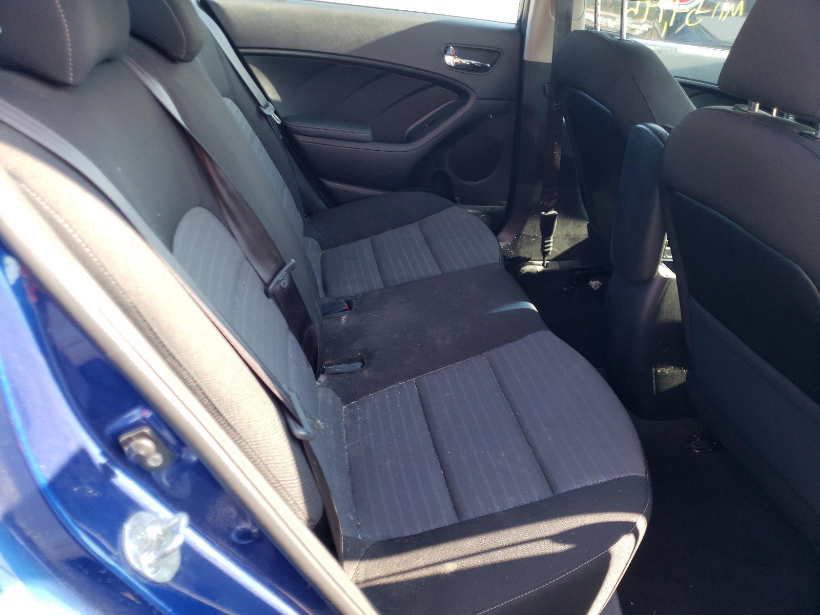 Photo 6 from auction – 2017 KIA FORTE with VIN 3KPFL4A75HE027301