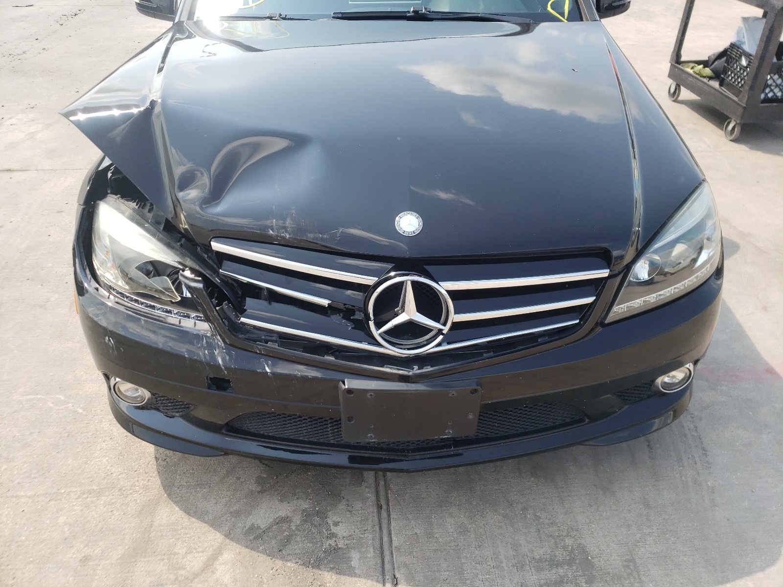 Photo 7 from auction – 2010 MERCEDES-BENZ C 300 with VIN WDDGF5EB4AR087635