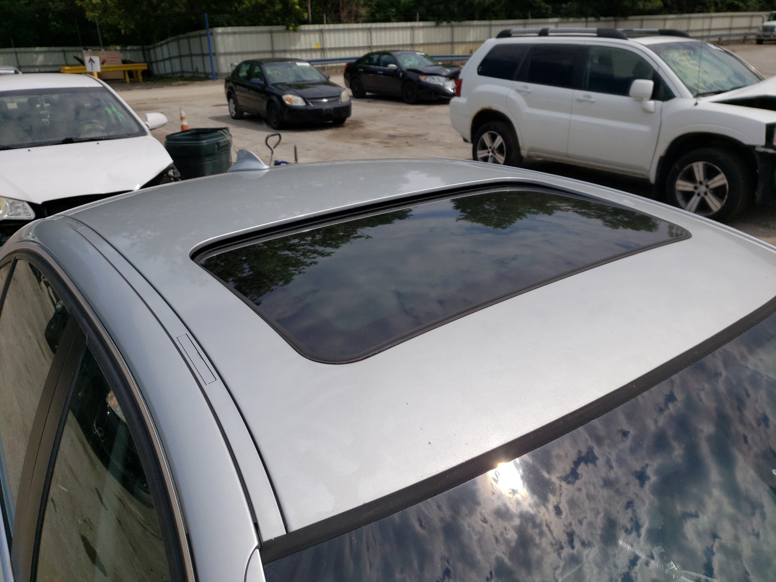 Photo 9 from auction – 2006 BMW 330 XI with VIN WBAVD33556KV64370